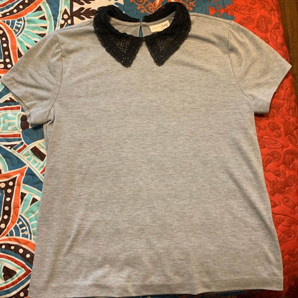 Adorable Madison Jules gray top with black Peter Pan type style collar